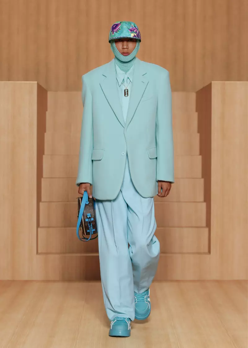 Louis Vuitton vīriešu apģērbi 2022. gada pavasara Parīzē 6622_69