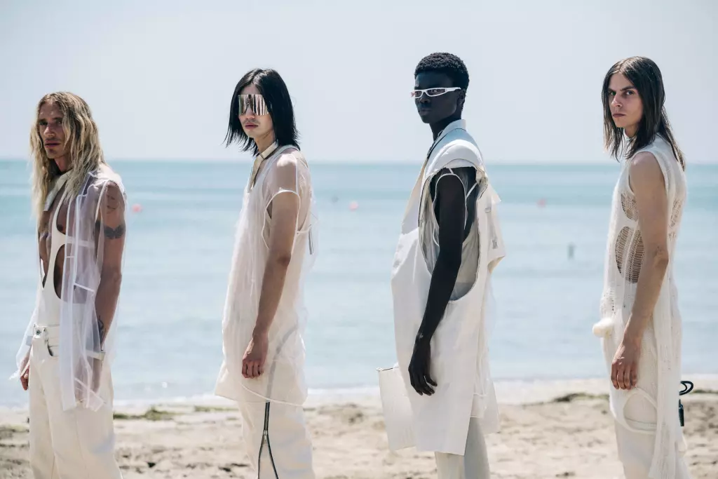 Lohataona Akanjo lehilahy Rick Owens 2022 Paris 6644_9