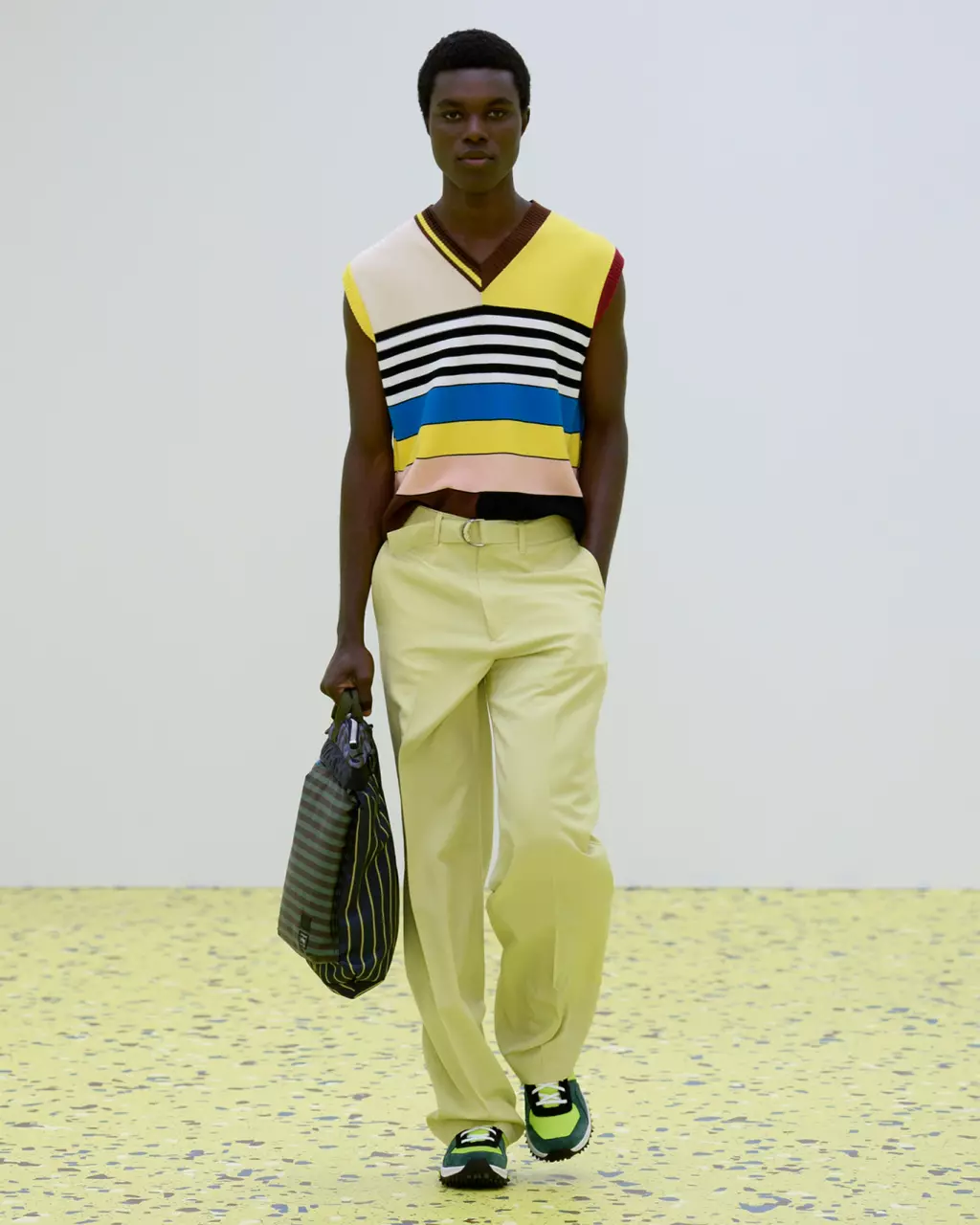 Busana Pria Paul Smith Spring 2022 Paris 6694_1