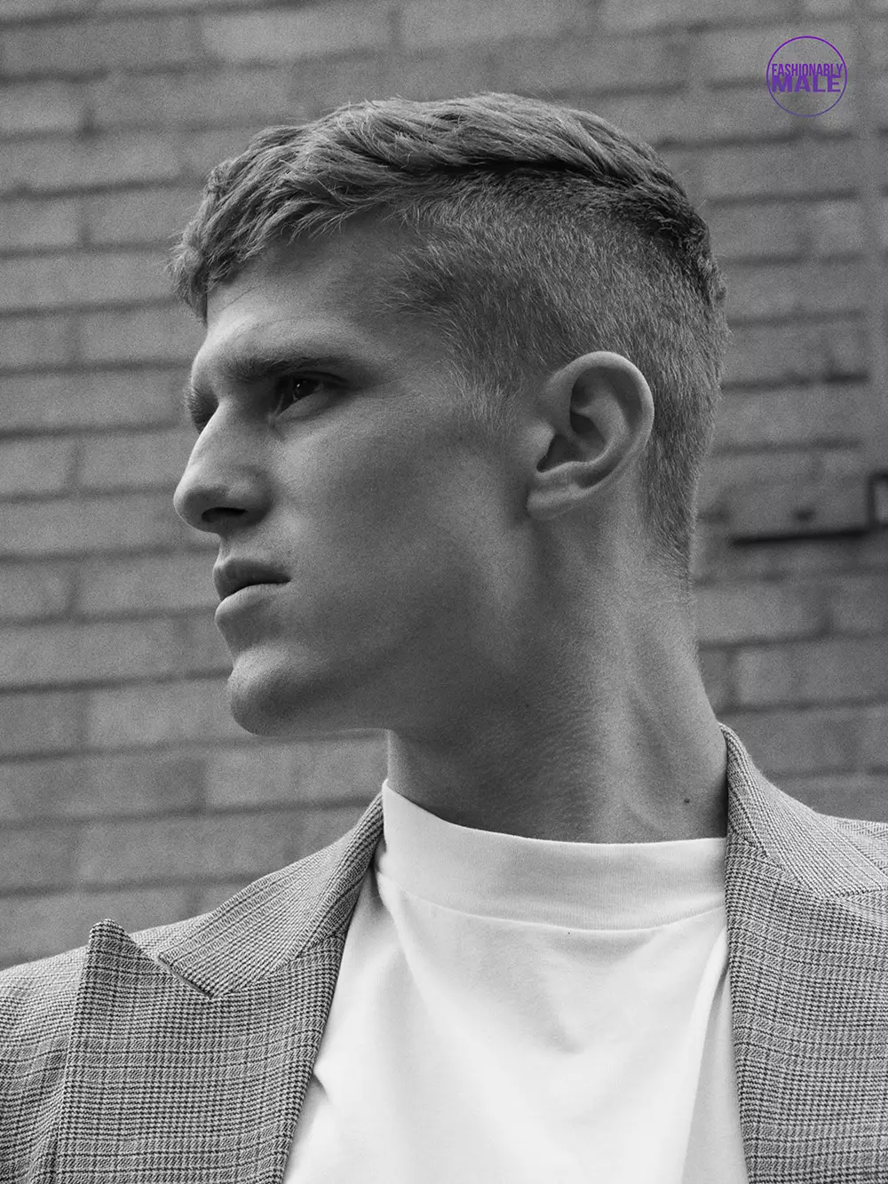 Hozirda Londonda model Matt van de Sande suratkash Markus Lambert tomonidan tasvirlangan.