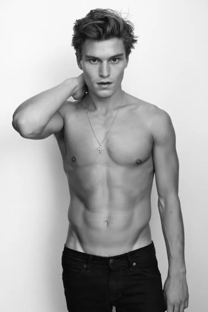 Oliver Cheshire na Arnaldo Anaya-Lucca 7121_2