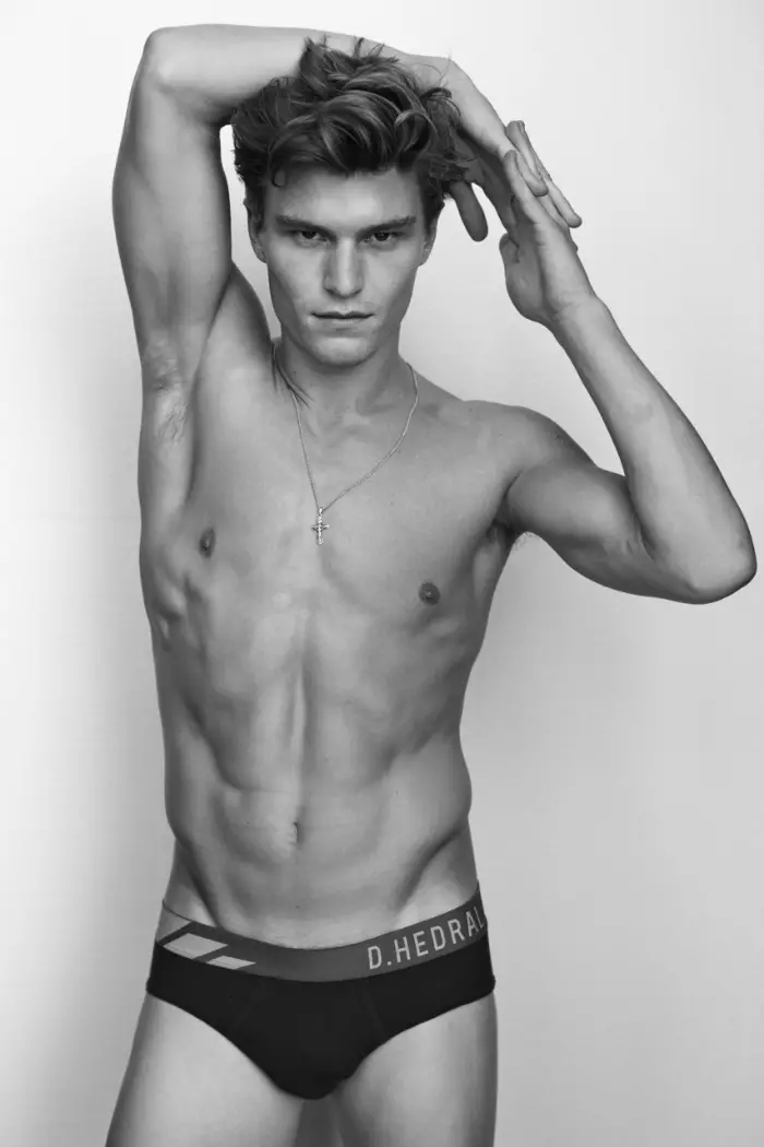 Oliver Cheshire by Arnaldo Anaya-Lucca 7121_7