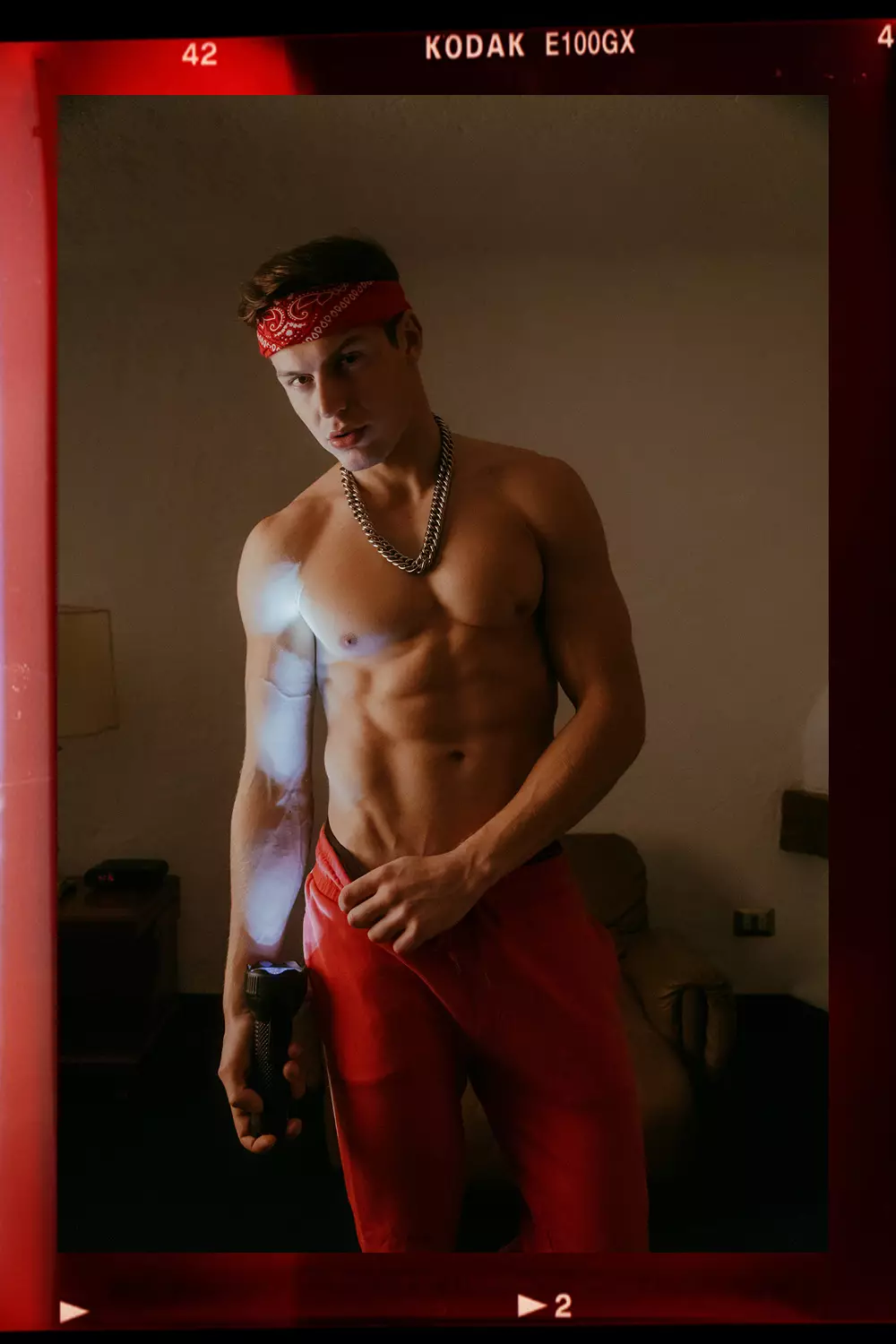 Denis Petkanski oleh Angel Ruiz untuk Fashionably Male