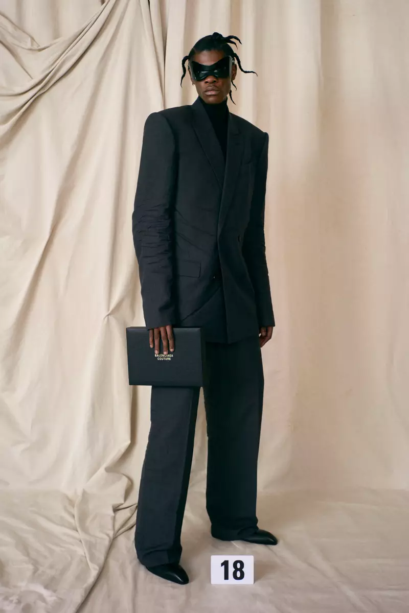 Balenciaga Couture Fall 2021 Milaan 7182_12