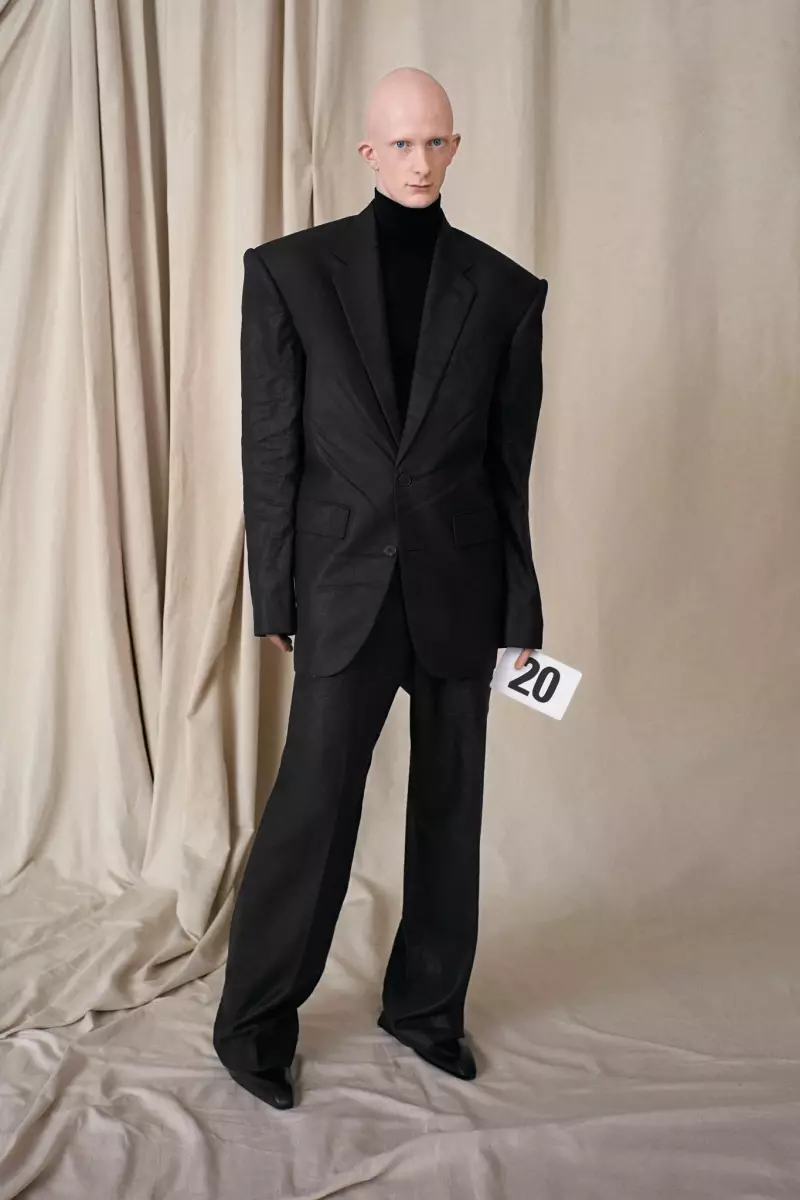 Balenciaga Couture Outono 2021 Milán 7182_13