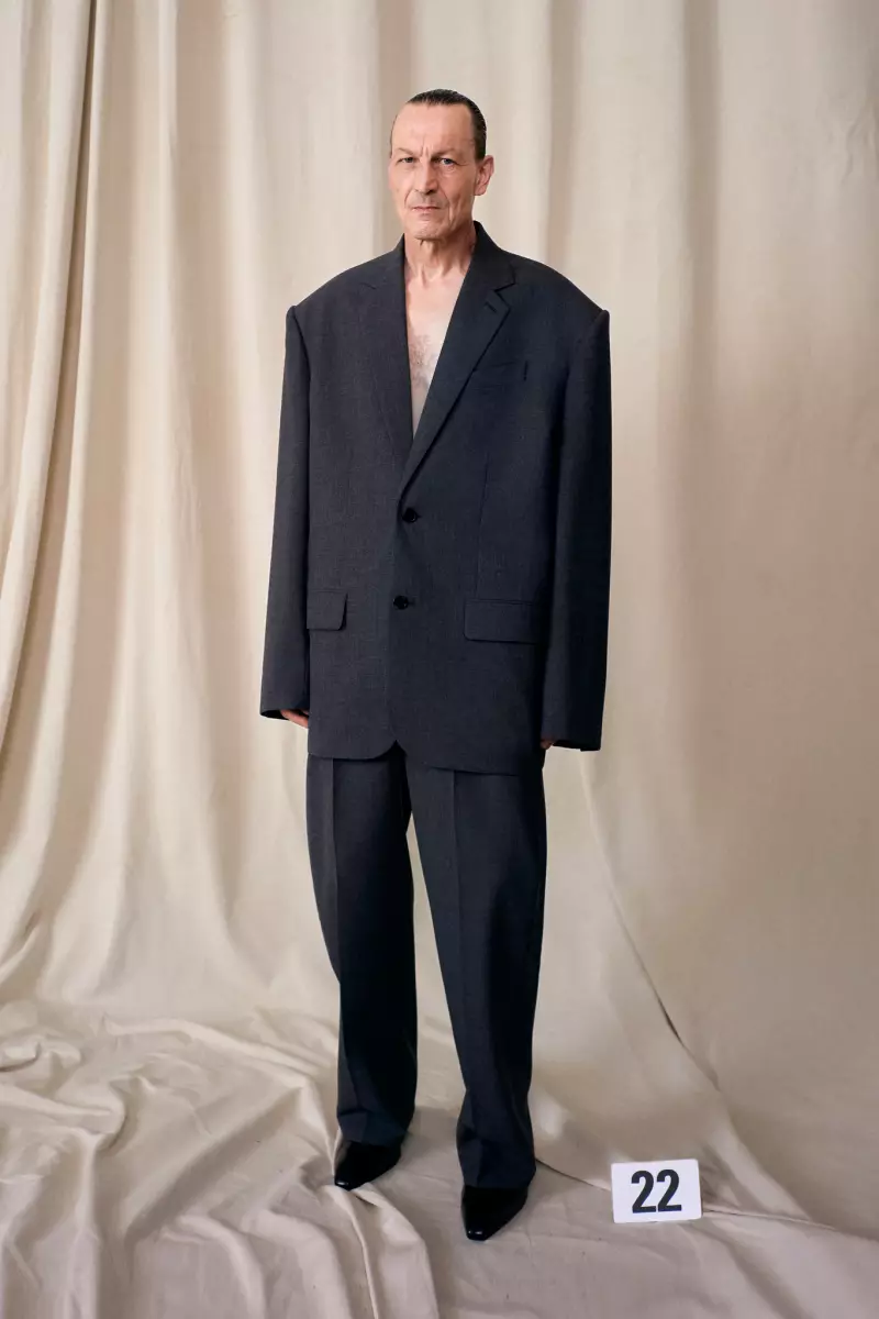 Balenciaga Couture Fall 2021 میلان 7182_14