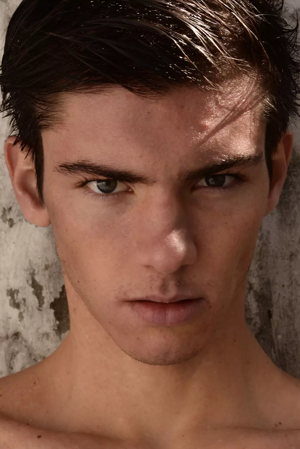 Tan caliente tan joven presentando el nuevo trabajo de Tino Vargas con la belleza argentina Martin de DHR Models.