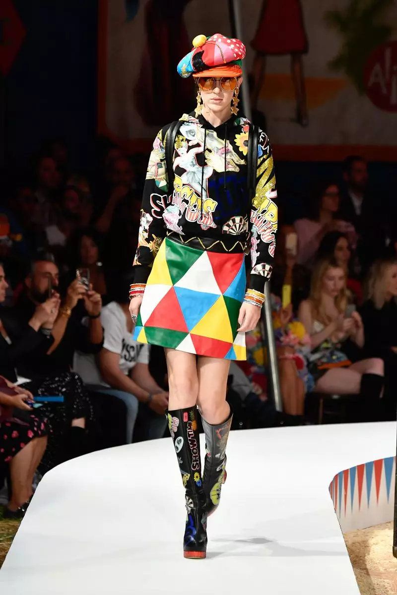 Pánské oblečení Moschino jaro léto 2019 a dámské letovisko Los Angeles52