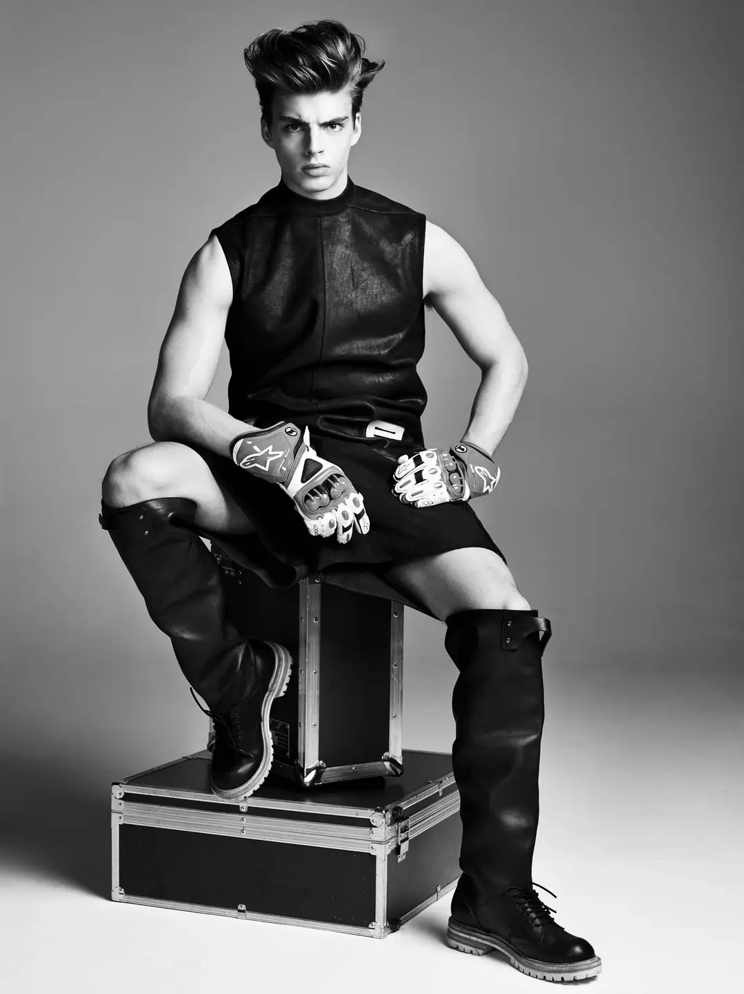 WONDERLAND MAGAZINE NI JOHN AKEHURST16