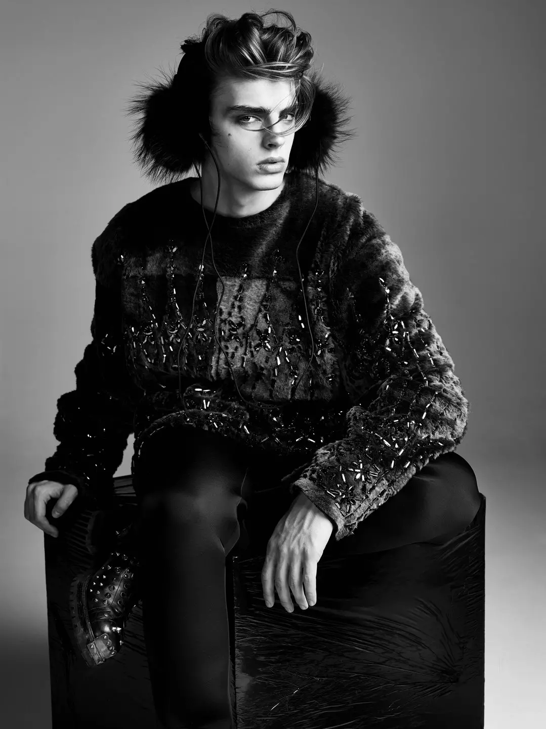 WONDERLAND MAGAZINE NI JOHN AKEHURST11