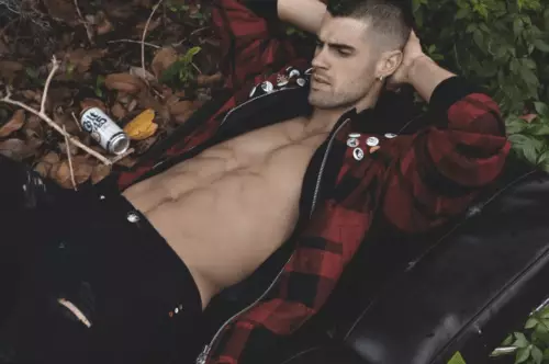 Feliz de ver el nuevo trabajo fresco de Chad White (Soul Artist Management) para la revista Fashion For Men, obviamente filmado por Milan Vukmirovic.