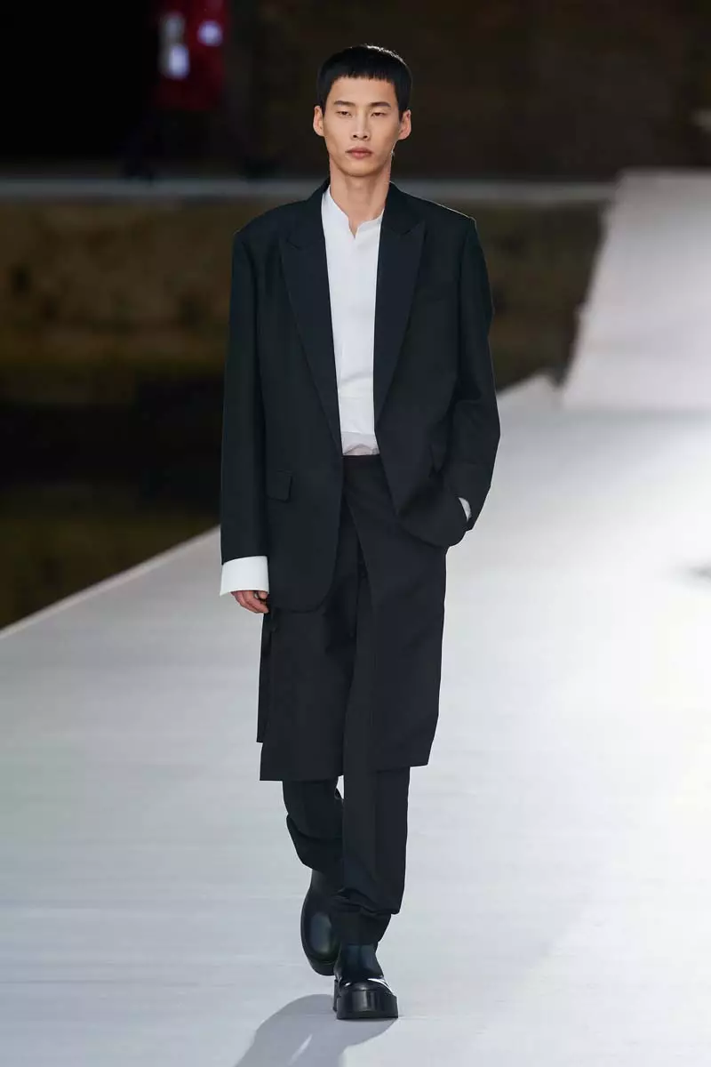 Valentino Haute Couture Men's Fall 2021 Collection 7473_17