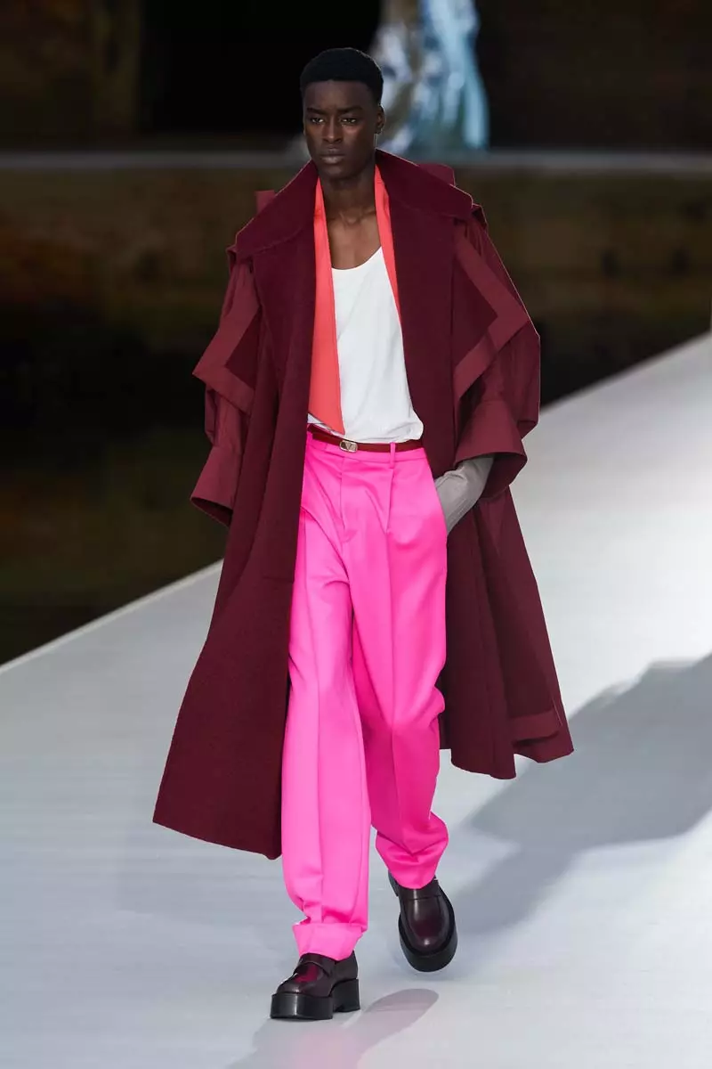 Kusonkhanitsa kwa Valentino Haute Couture Men's Fall 2021 7473_23