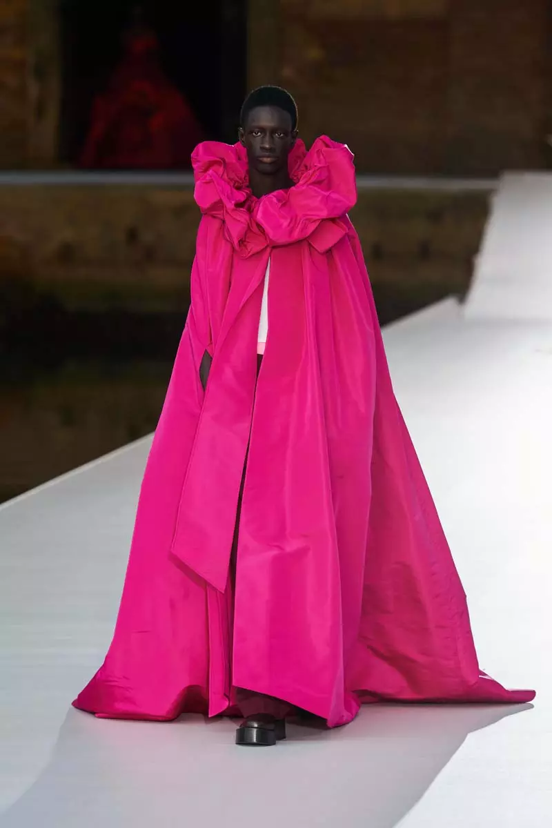 Koleksyon sa Valentino Haute Couture Men's Fall 2021 7473_28