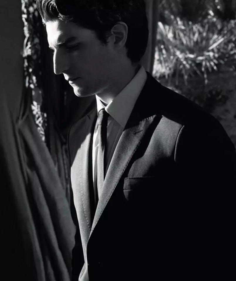 LOUIS GARREL ສໍາລັບ VALENTINO UOMO5