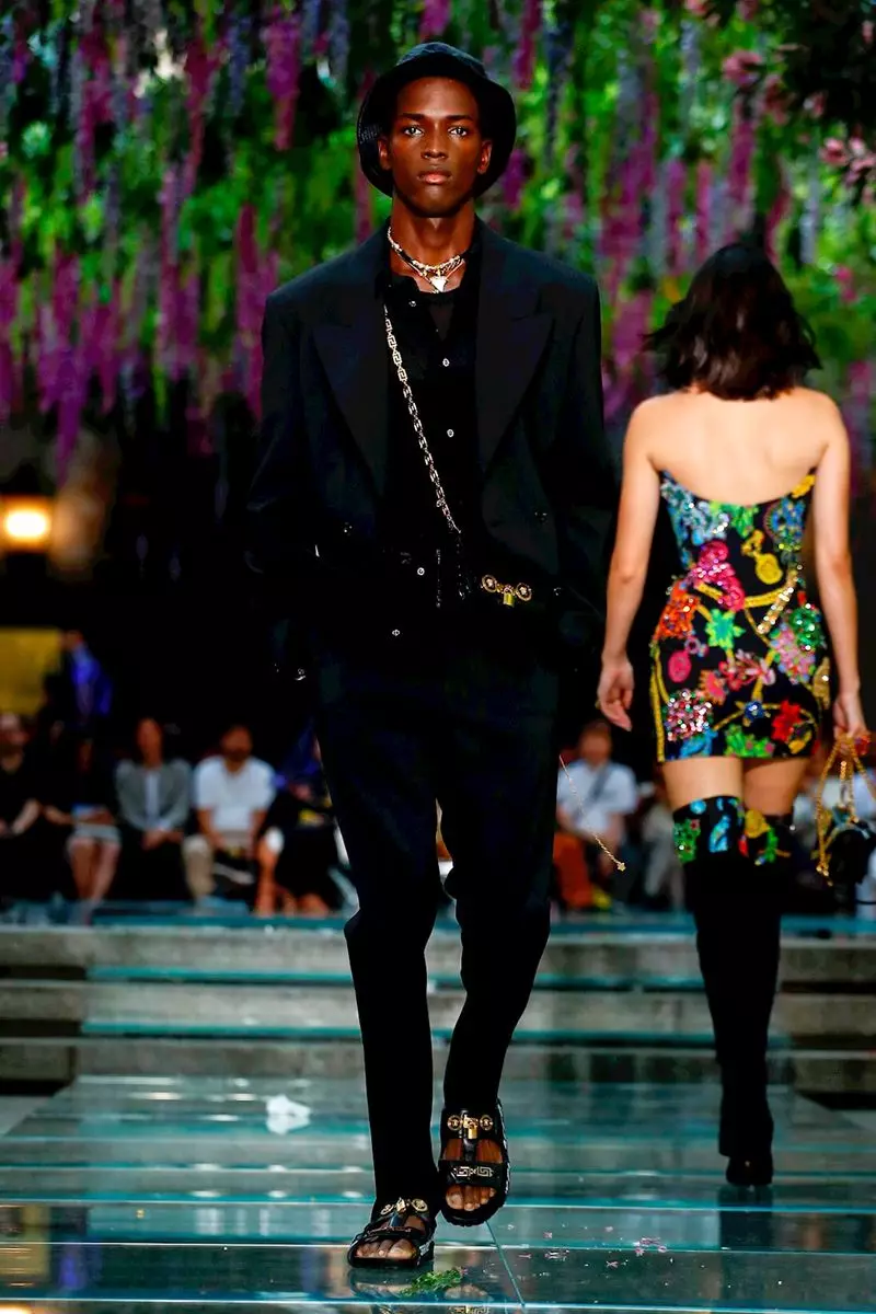 Versace Menswear אביב קיץ 2019 Milan44