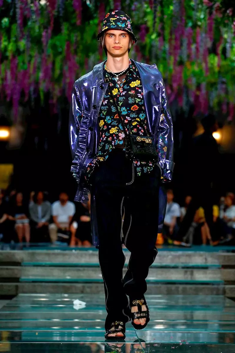 Versace Kişi Geyimi Yaz Yayı 2019 Milan49