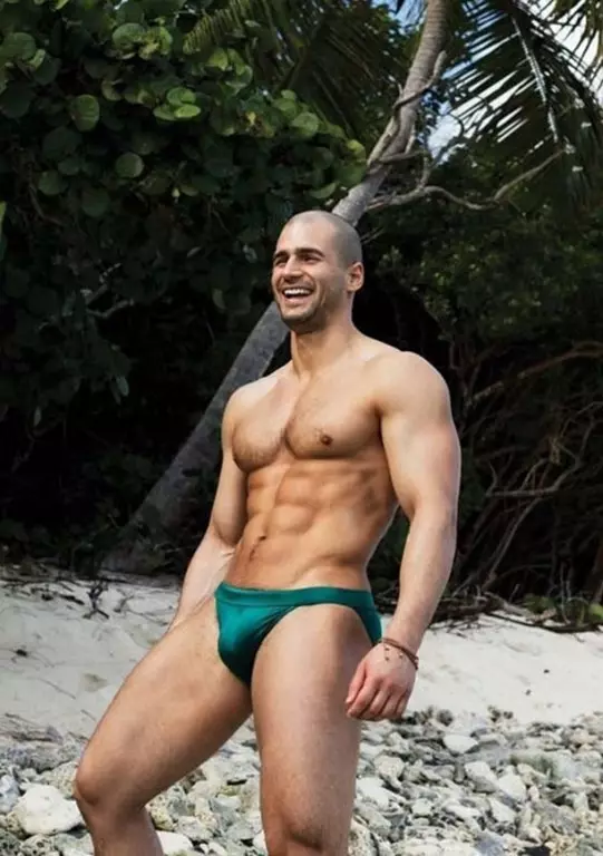 Todd-Sanfield-for-DNA-ميگزين-Isue-173-140611-03