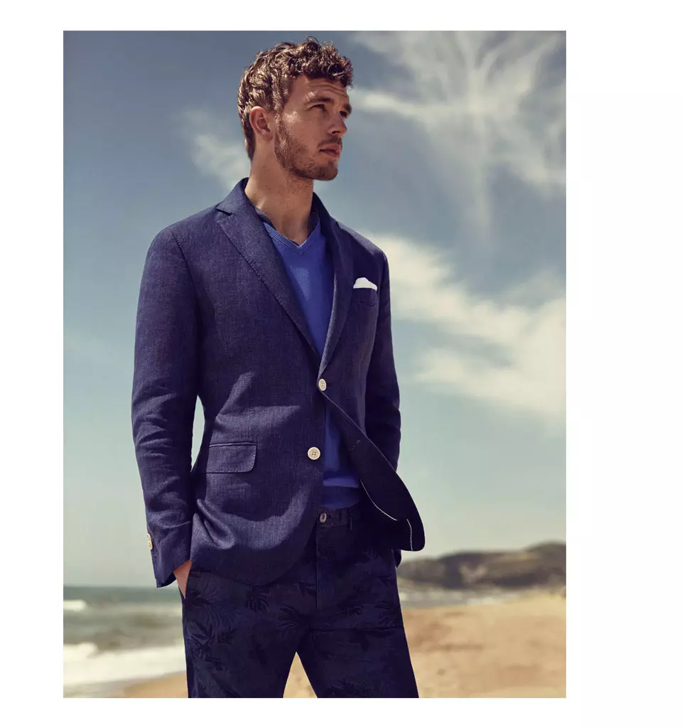 Os modelos destacados Garrett Neff e Benjamin Eidem lideran o novo Lookbook Massimo Dutti Men de maio de 2015.