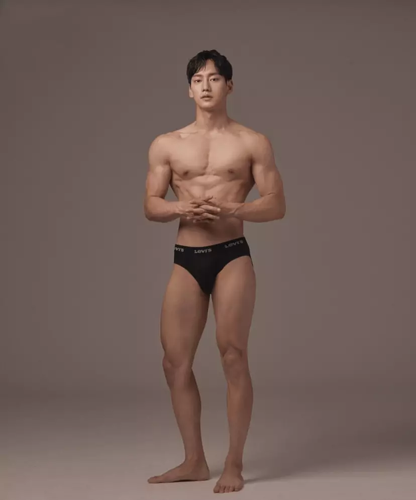 Il-Profil tal-Korp Perfett: Shin Seungchul minn Studio Onepick 7996_9