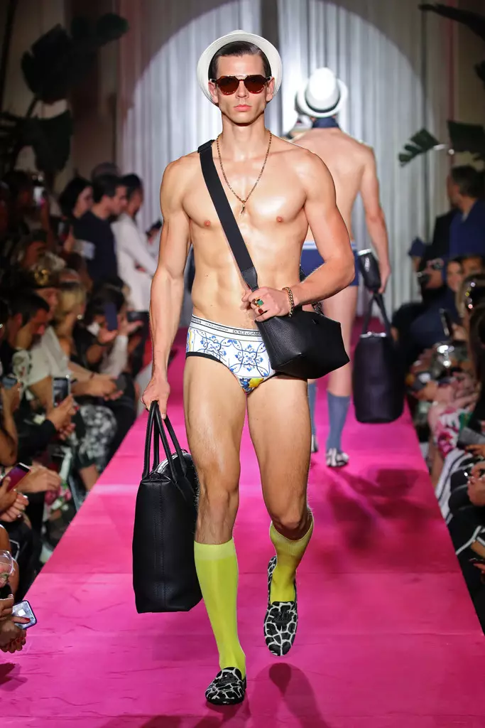 Dolce & Gabbana Naked King Secret Spring Summer 2019 Milan14