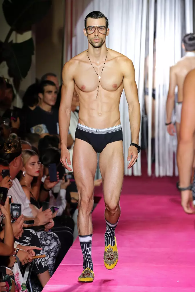 Dolce & Gabbana Naked King Secret Summer Spring 2019 Milan19