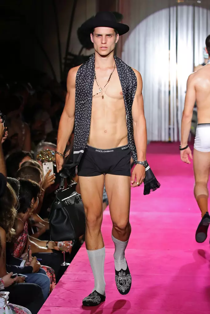 Dolce & Gabbana Naked King Secret tavaszi nyár 2019 Milánó25