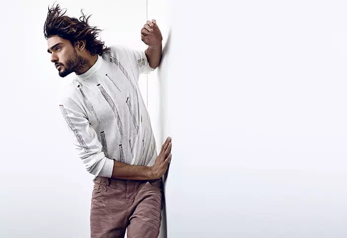 Topmodellen Marlon Teixeira poserer skandaløst fejlfrit i det nye efterår/vinter 2015 til Osmoze Jeans. Tjek det ud.