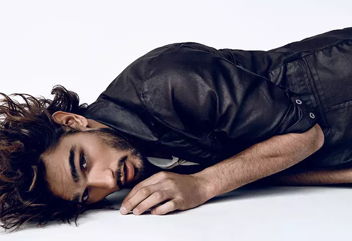 Toppmodellen Marlon Teixeira poserer opprørende feilfri i den nye høst/vinter 2015 for Osmoze Jeans. Sjekk det ut.