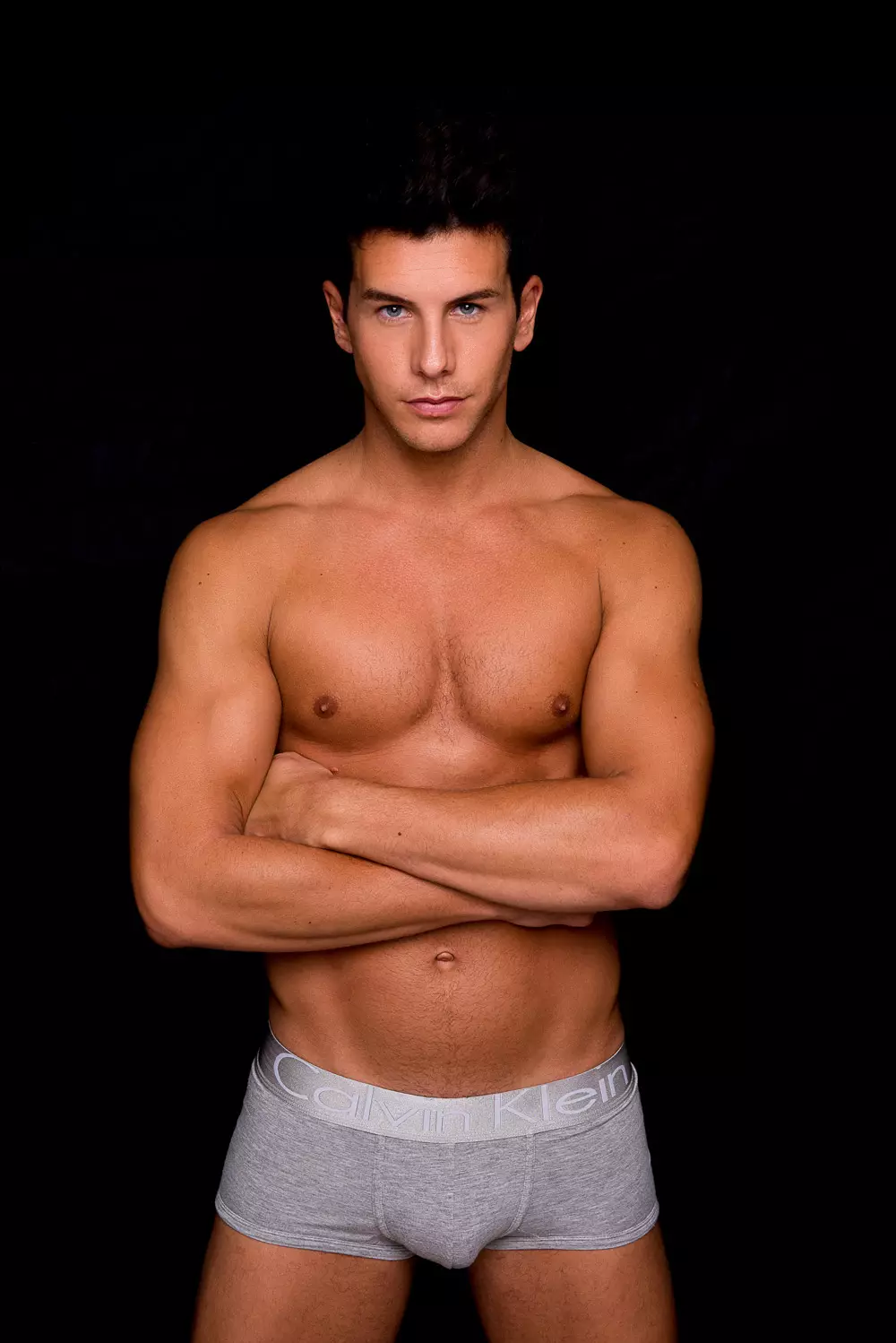 Aprobado por esta nueva belleza en el mundo del modelaje, él es Fabian Steinmann, un rostro y un modelo hermosos y frescos, firmado por MP Mega Miami, fotografiado por Fritz Yap.