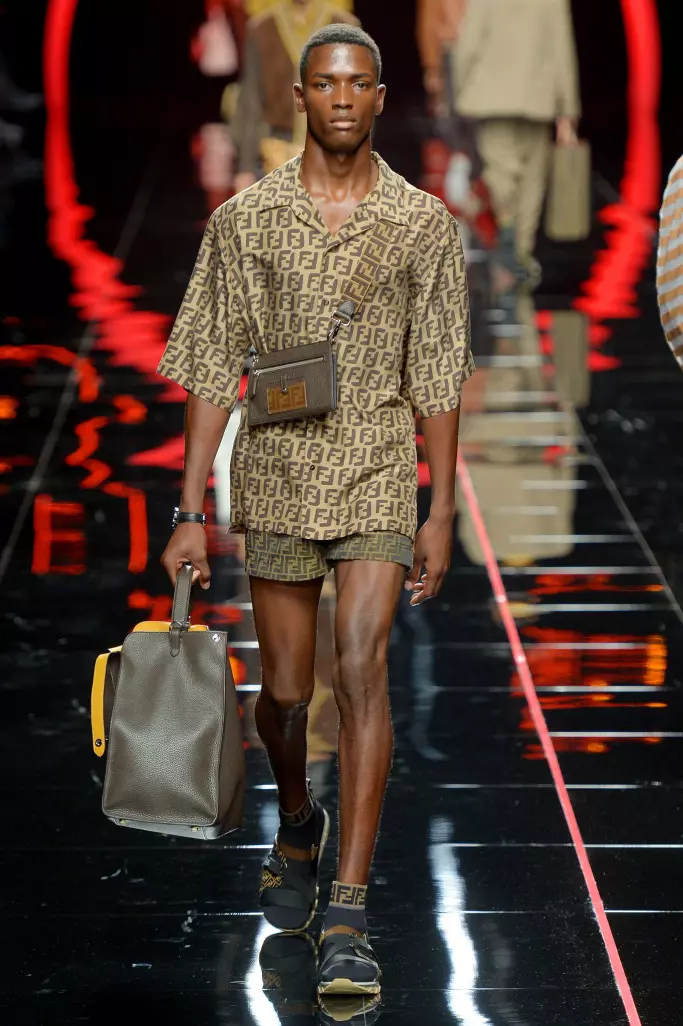 Mmiri ụmụ nwoke Fendi 2019