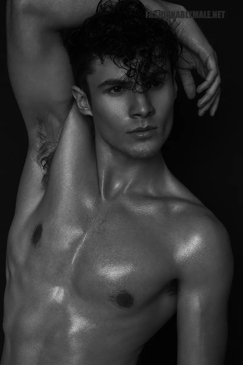 Jake Marin vum Trent Pace fir Fashionably Male1