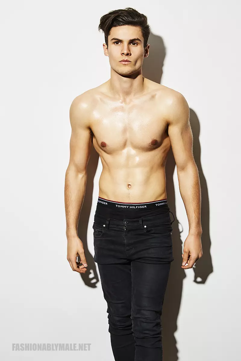 Jake Marin oleh Trent Pace untuk Fashionably Male2