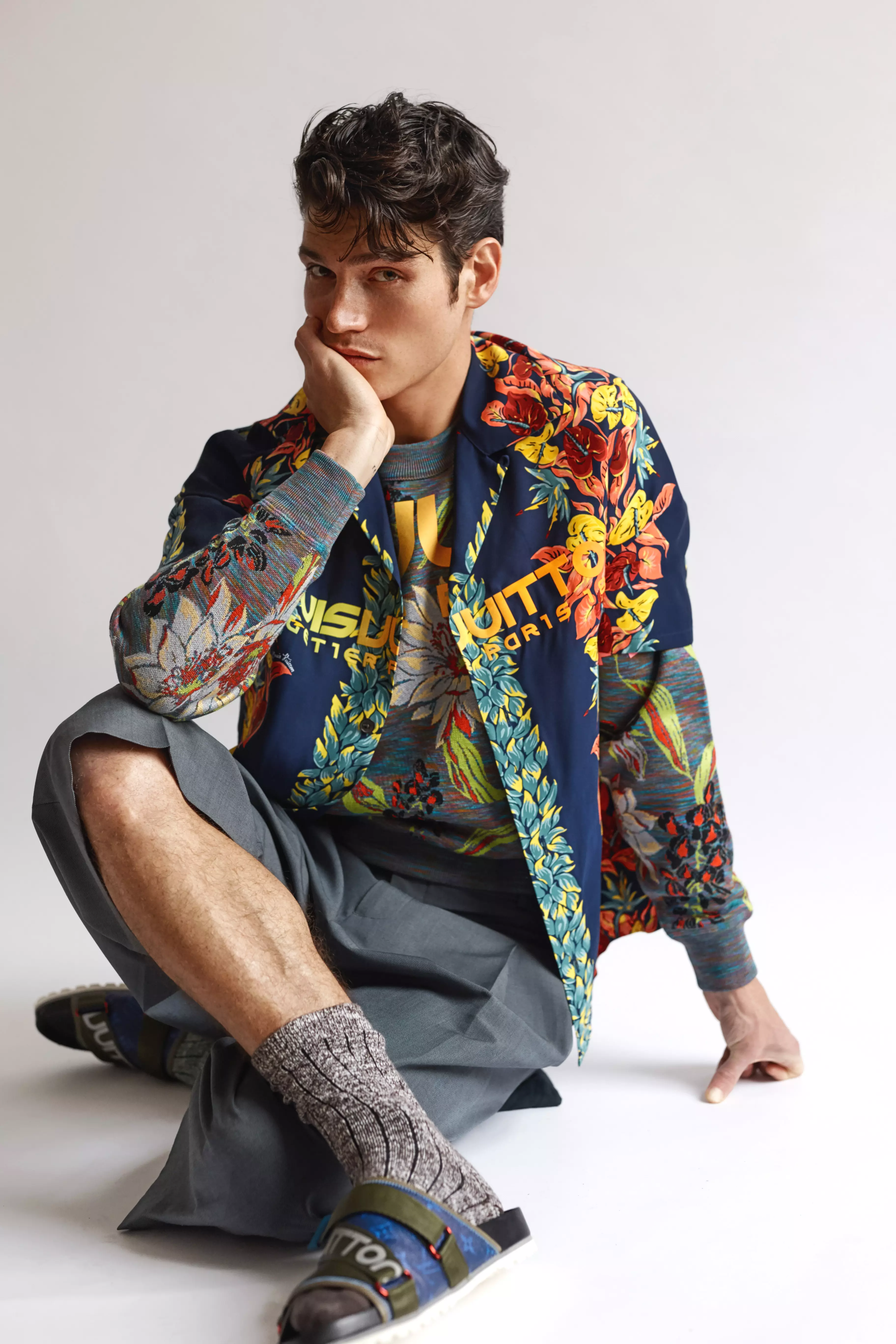 El model i cantant Sam Way en una edició de moda per a Essential Homme