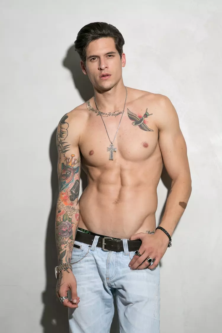 Nanga tinganene chiyani anthu? tili ndi chitsanzo chapamwamba cha ku Brazil Diego Fragoso chosinthira digito ndi Jeff Segenreich. Diego ku Mega Model Brazil.