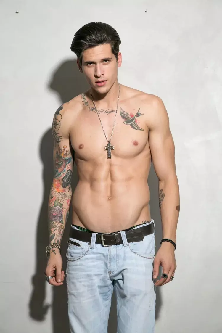 Hva mer kan vi si, folkens? vi har den brasilianske toppmodellen Diego Fragoso for en digital oppdatering av Jeff Segenreich. Diego hos Mega Model Brazil.