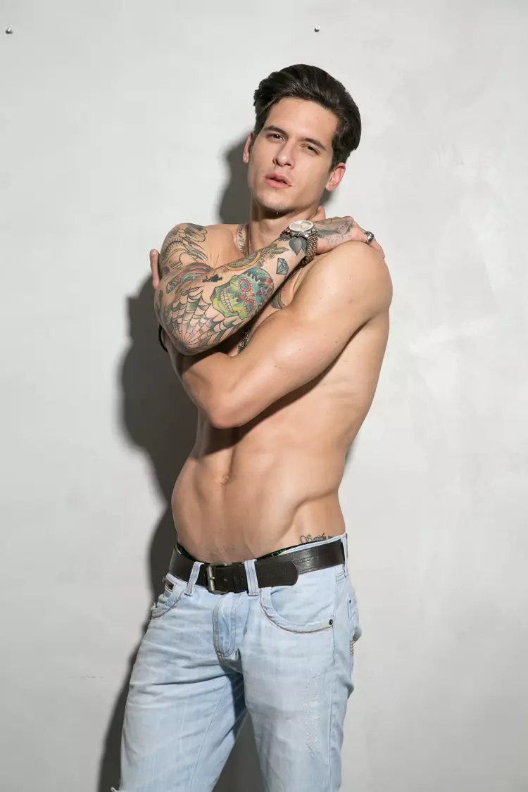 Apa maneh sing bisa kita ucapake, wong? kita duwe model top Brasil Diego Fragoso kanggo nganyari digital dening Jeff Segenreich. Diego ing Mega Model Brazil.