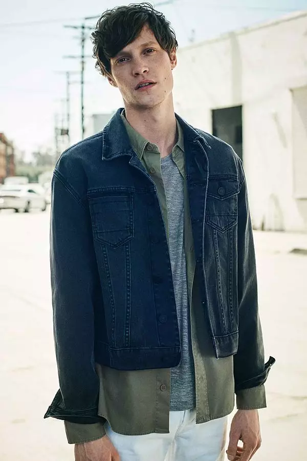 Setiap bulan All Saints merilis pendatang baru untuk model Mei Lookbook pria Matthew Hitt kali ini, kami menghargai jaket, tee bermotif bunga keren, jaket denim, kemeja dasar, sebaiknya Anda periksa di sini.