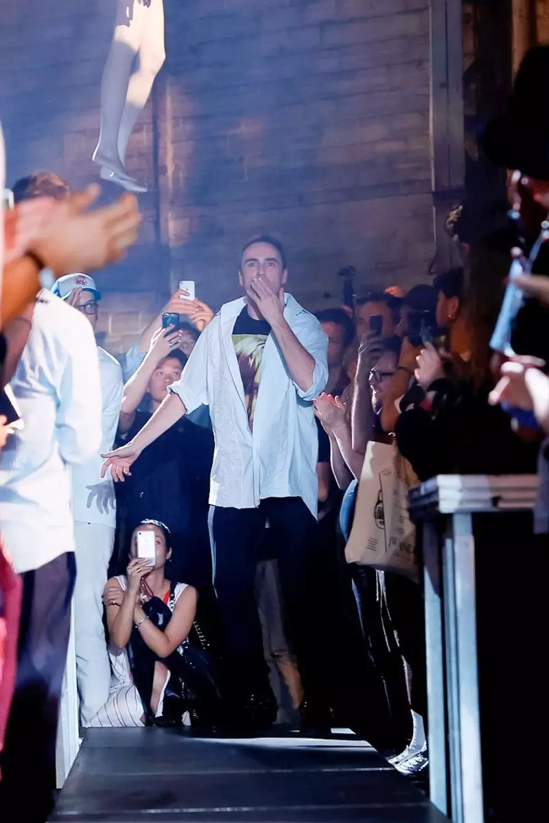 Raf Simons ฤดูใบไม้ผลิฤดูร้อน 2019 Paris28