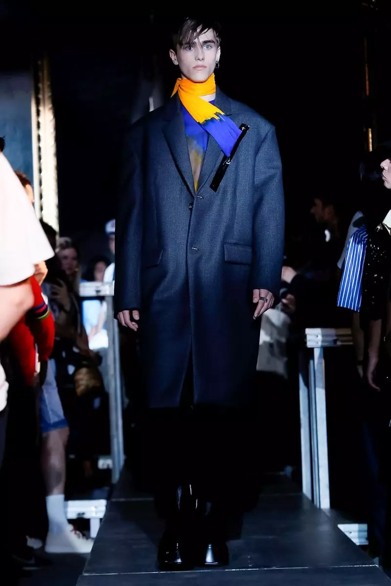 Raf Simons 2019 yil bahor-yoz Parij33