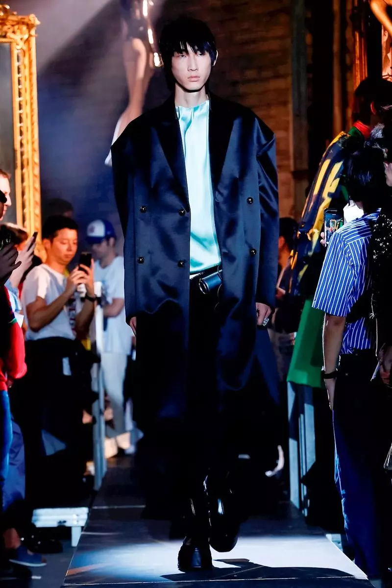 Raf Simons Caij Nplooj Ntoos Hlav 2019 Paris5