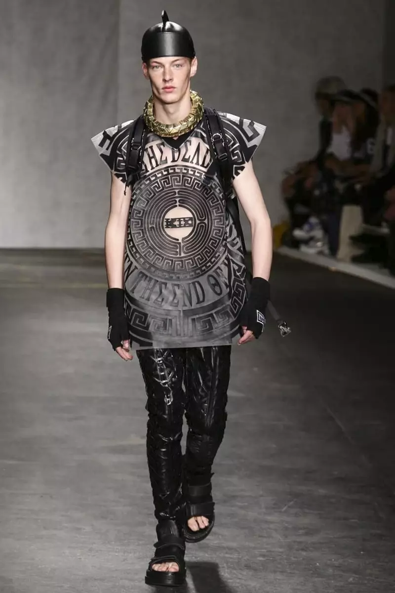 Pertunjukan Fesyen Pakaian Lelaki KTZ Spring Summer 2015 di London