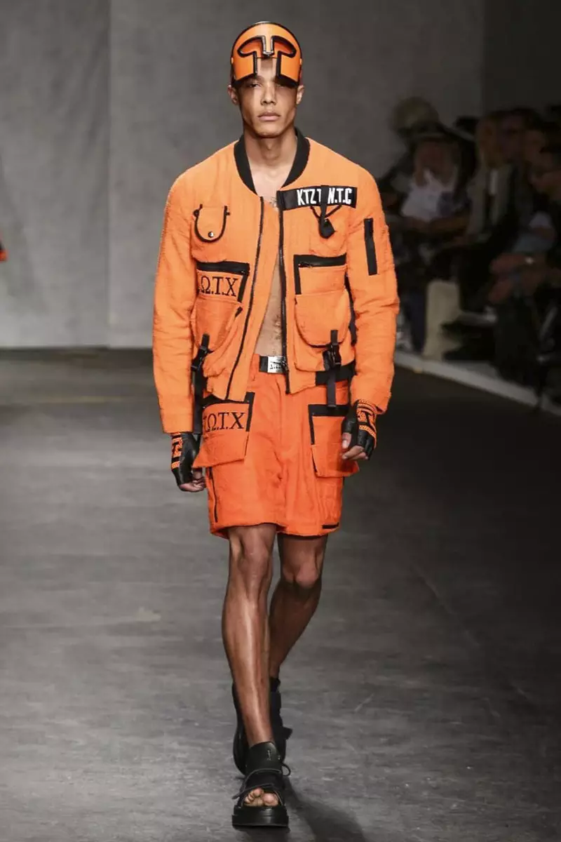 Pertunjukan Fesyen Pakaian Lelaki KTZ Spring Summer 2015 di London