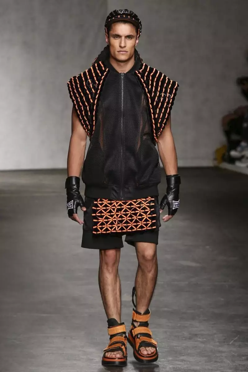 Pertunjukan Fesyen Pakaian Lelaki KTZ Spring Summer 2015 di London