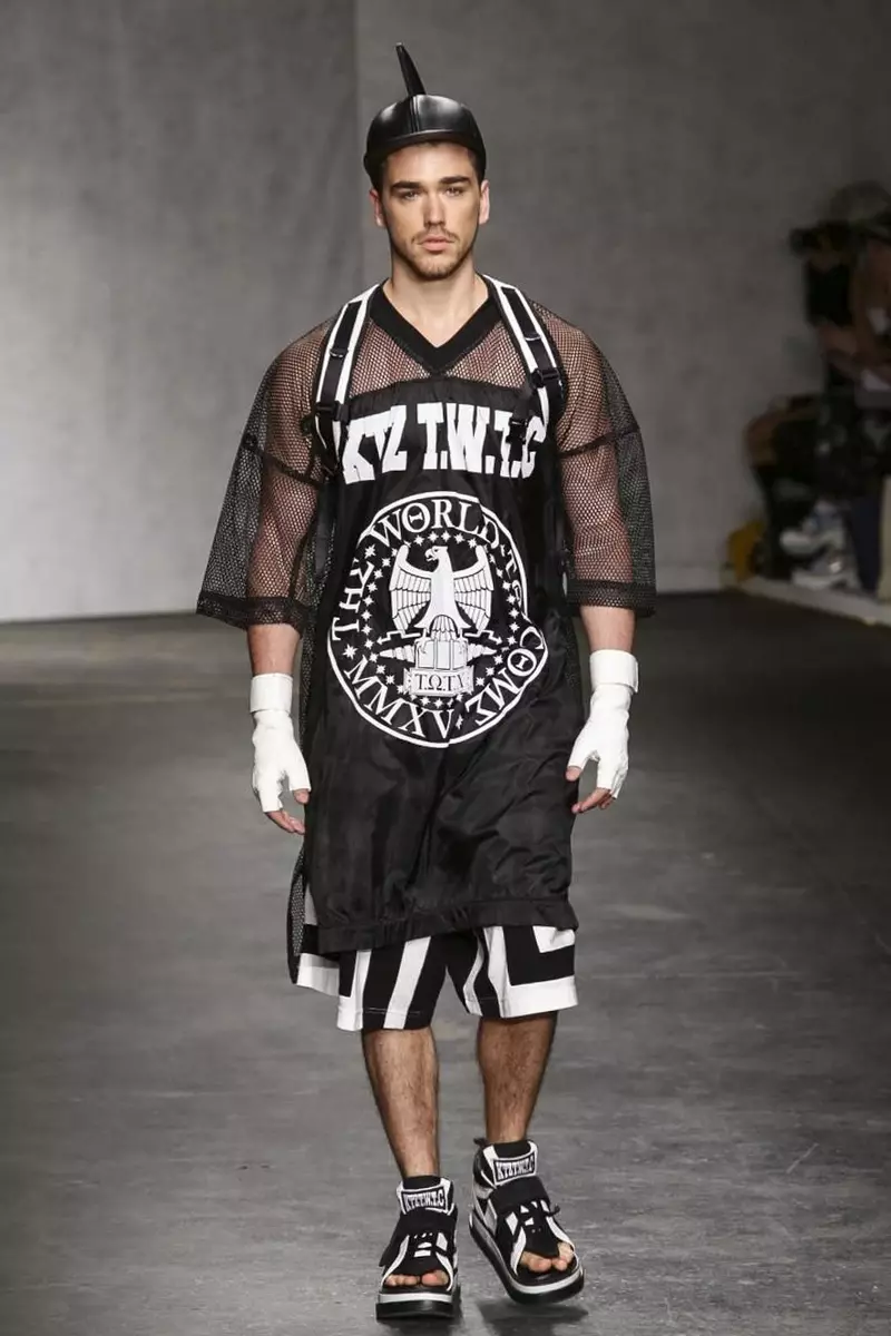 KTZ Menswear Seaparo sa Selemo sa Lehlabula 2015 Feshene Show London