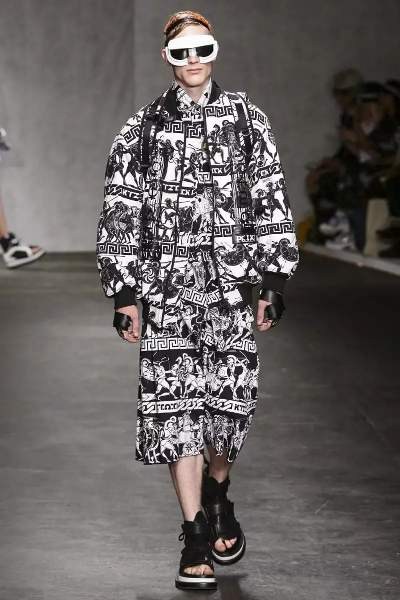 KTZ Menswear Caij Nplooj Hlav Caij Nplooj Hlav 2015 Fashion Show hauv London