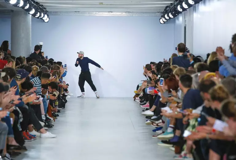 BOBBY ABLEY 2017KO UDABERRIA UDAKO GIZARTEKO JANTZIA LONDRES (23)