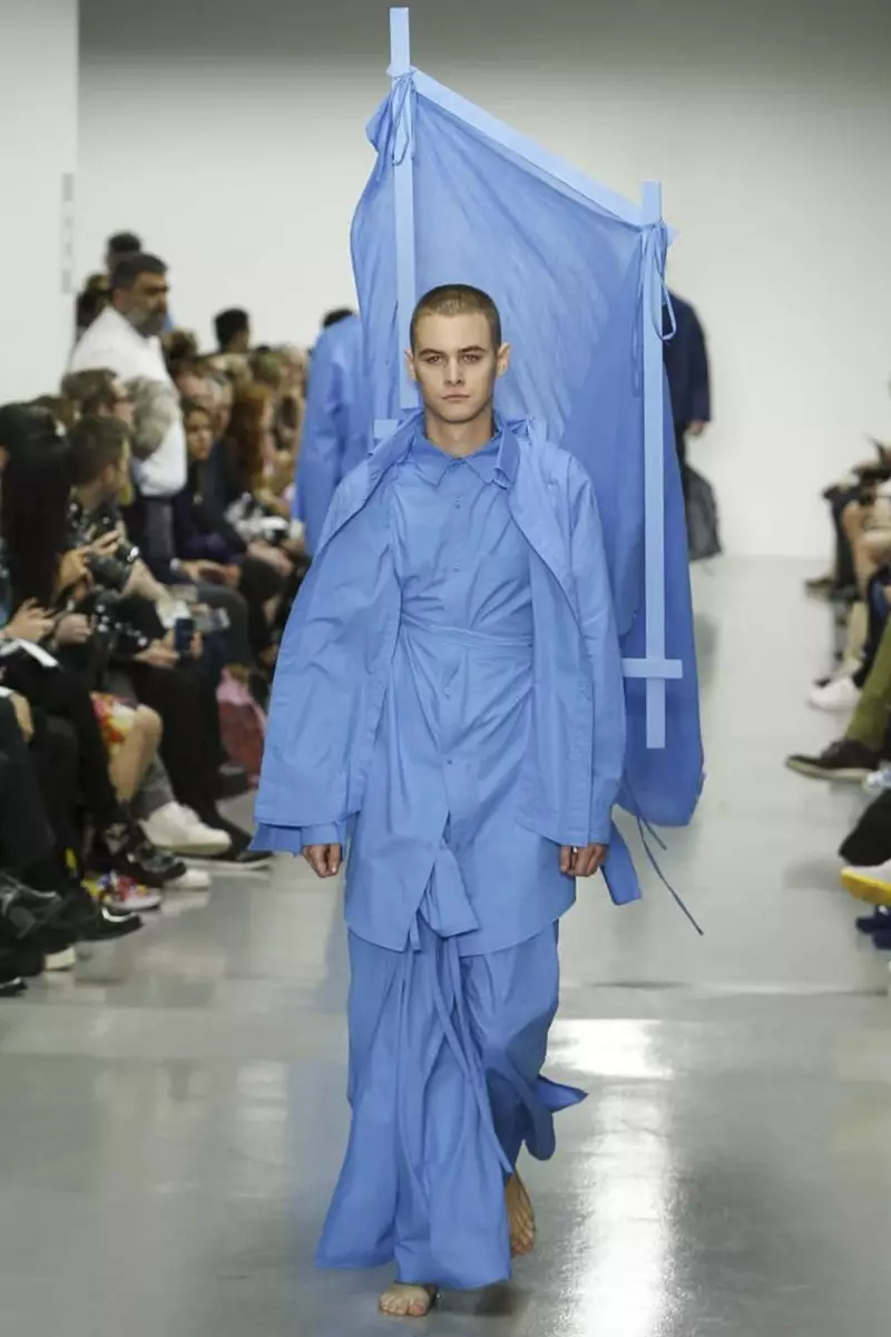 Крейг Грин, ир-ат киеме Лондонда 2015-нче елның язгы мода шоу