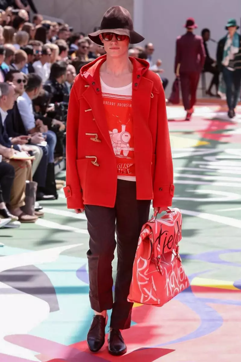 Burberry Prorsum ، ئەرلەر كىيىملىرى ، 2015-يىلى باھار ياز ، لوندوندىكى مودا كىيىم كۆرگەزمىسى