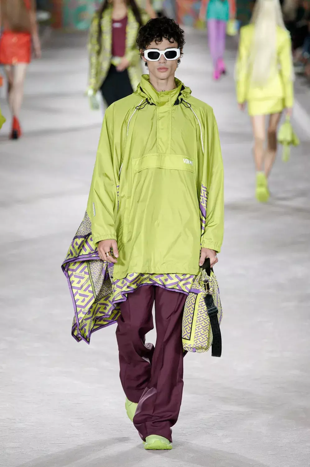 Versace RTW بهار 2022 ملان 8796_13